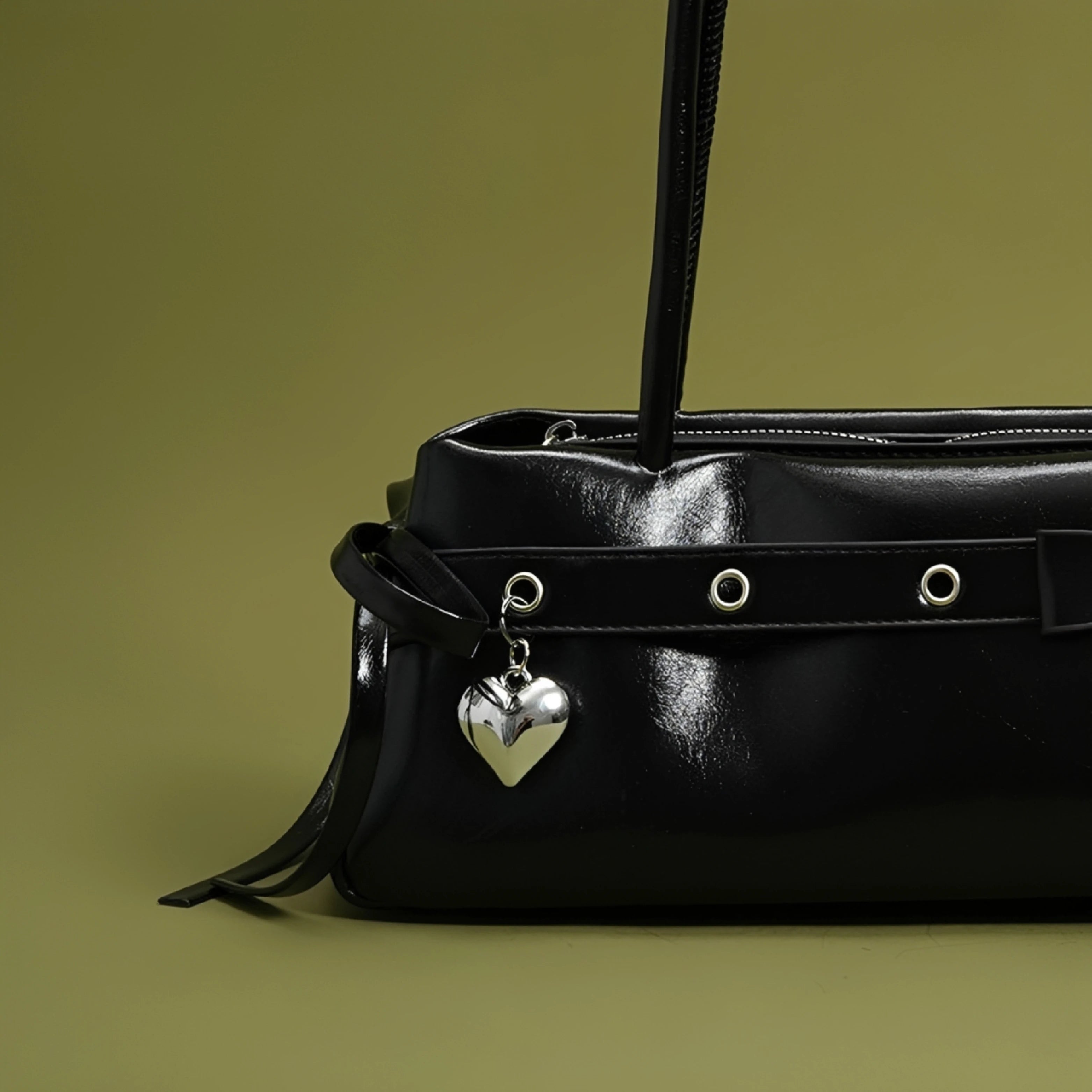 The Colette Bow